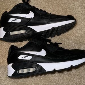 Nike Air Max Men's Black and White Sneakers